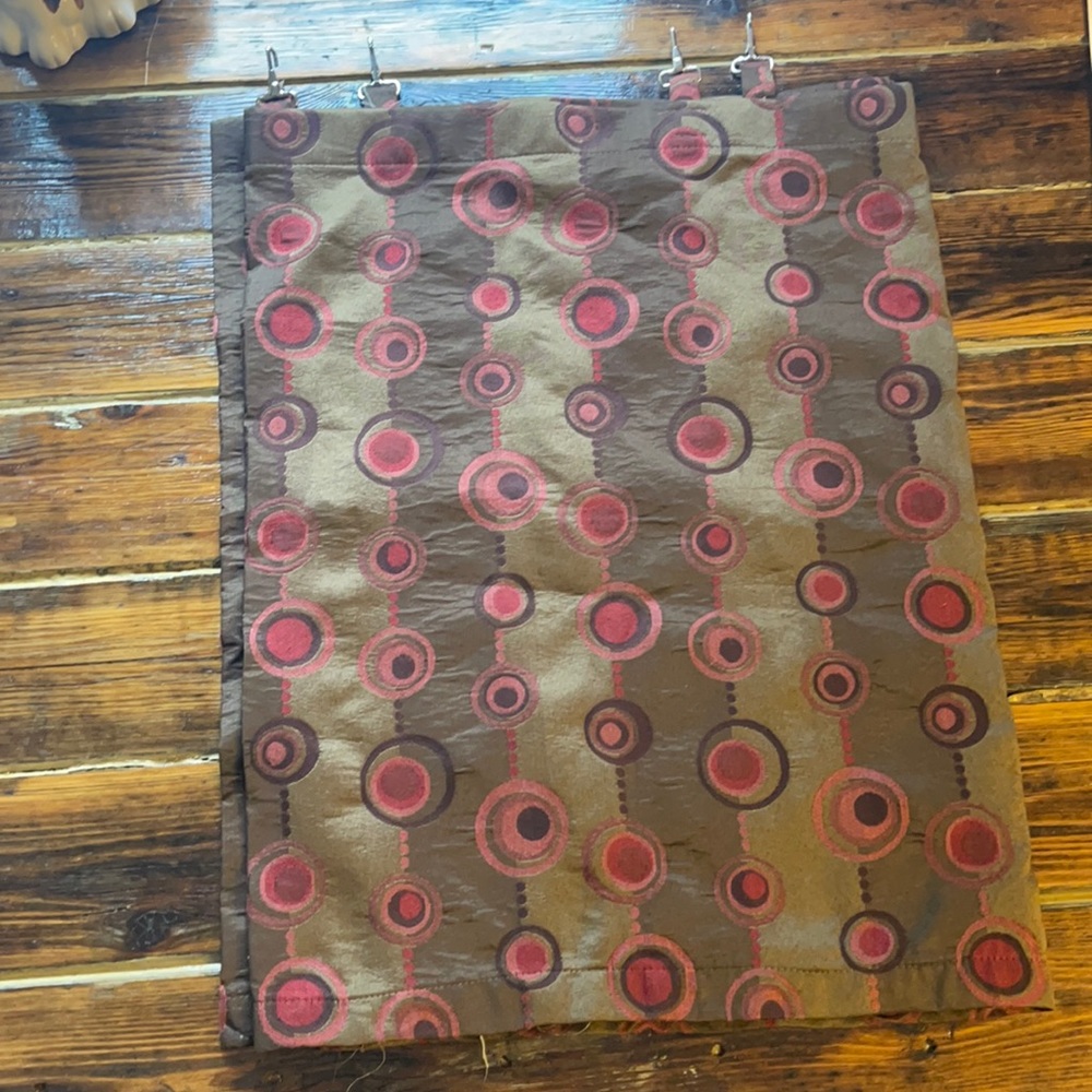 Nice curtain from rv.  Perfect for bunk or long short window.  Insulated fabric.